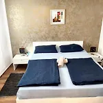 Cosy In With Terrace * 维尔