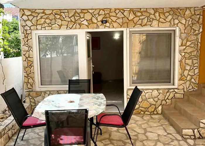Appartement Cosy In With Terrace Vir