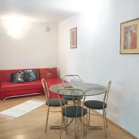 Apartamento Cosy In With Terrace Vir