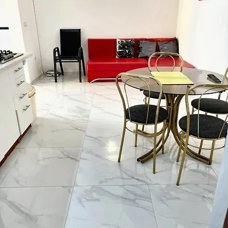 Apartamento Cosy In With Terrace Vir