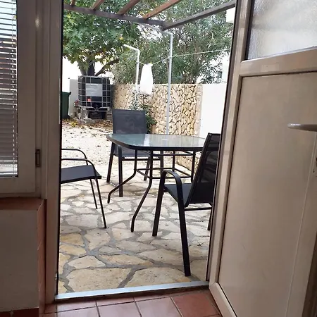 Cosy In With Terrace Vir