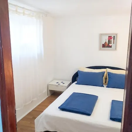 Cosy In With Terrace Appartement Vir