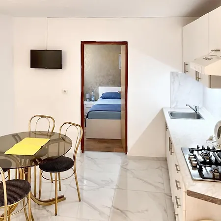 Cosy In With Terrace Apartamento